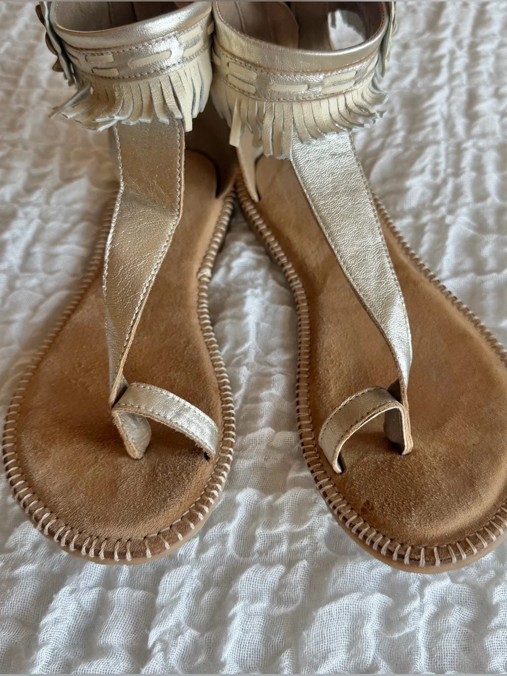 Manitobah Wasaga Ankle Sandals 8 Metallic Leather Fringe Floral Comfort